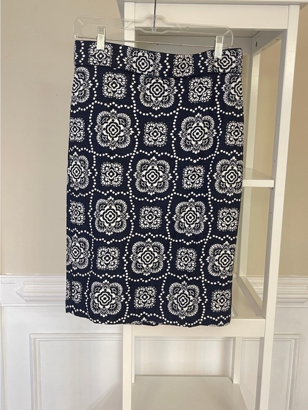 Ann Taylor Navy and White Mosaic-Print Pencil Skirt